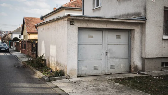 Eladó garázs Budapest belvárosában — Budapest