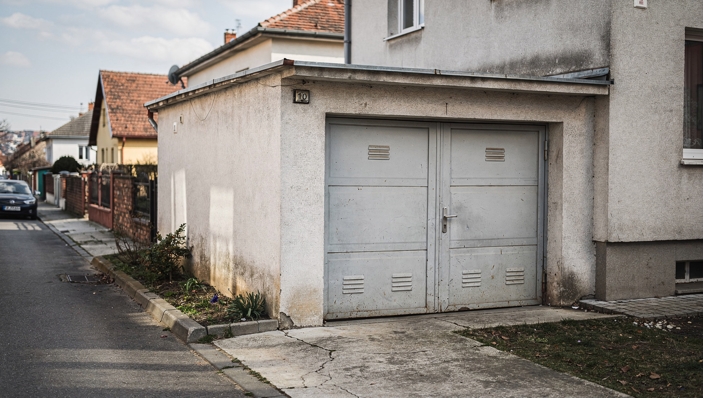 Eladó garázs Budapest belvárosában — Budapest