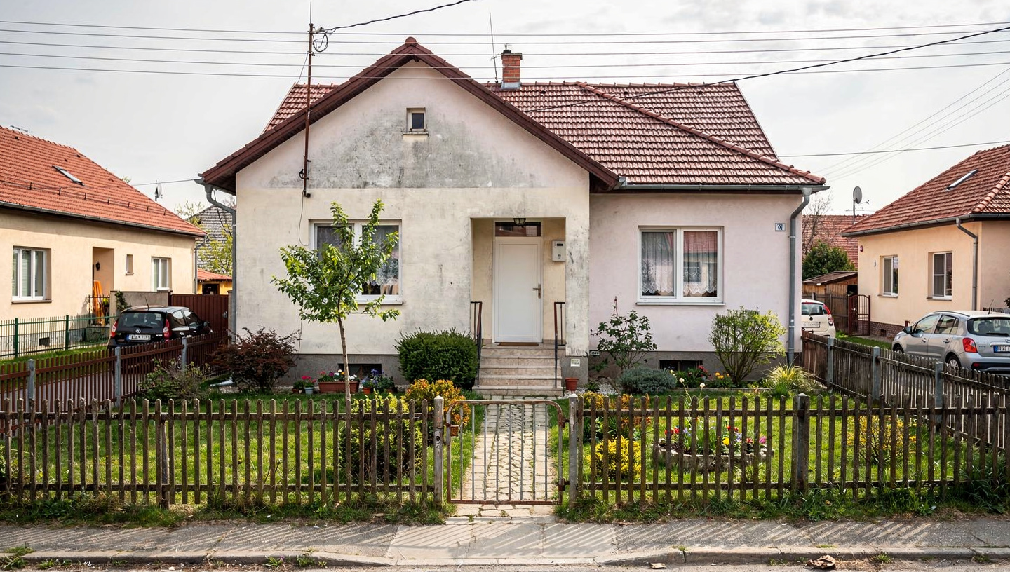 Családi ház kerttel, garázzsal — Eger