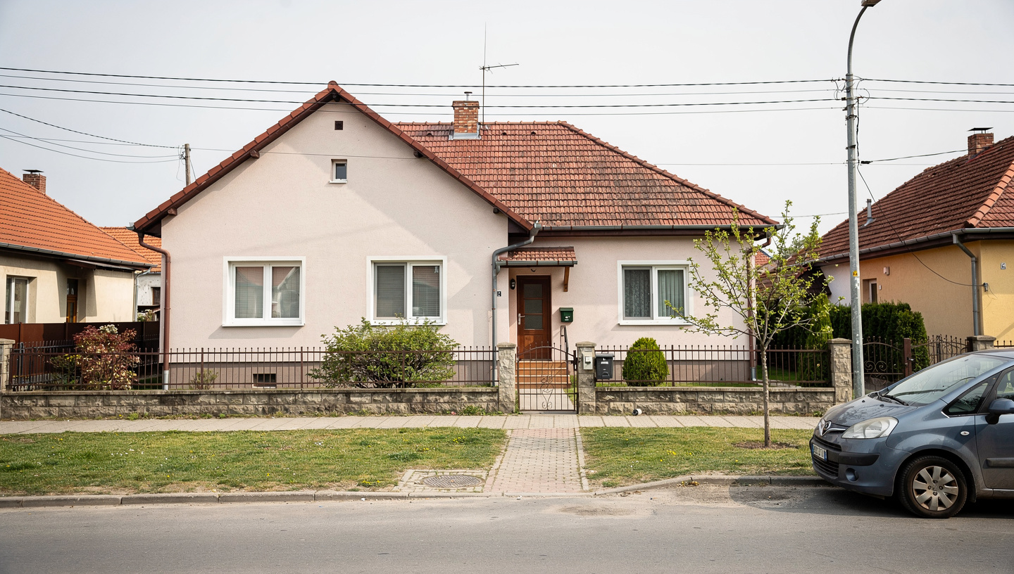 Kiadó családi ház Budapest zöldövezeti részén — Budapest