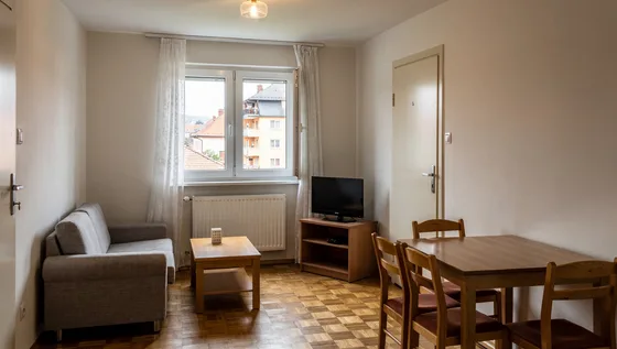 Újszerű lakás parkos környezetben (Eger) — Eger