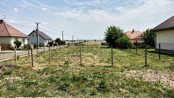 Eladó pince Háromhuta térségében — Háromhuta