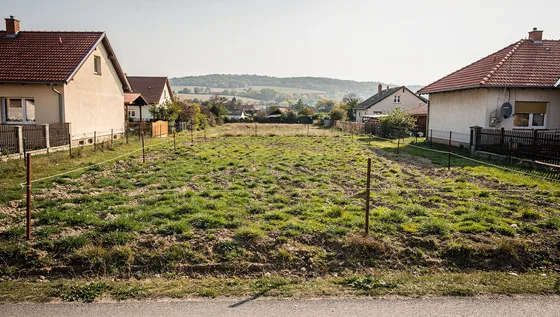 Eladó üres építési telek Rákóczifalva közelében — Rákóczifalva