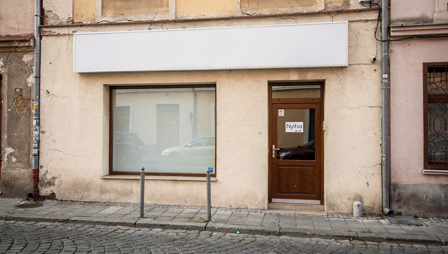 Kiadó üzlethelyiség + raktár (Eger) — Eger