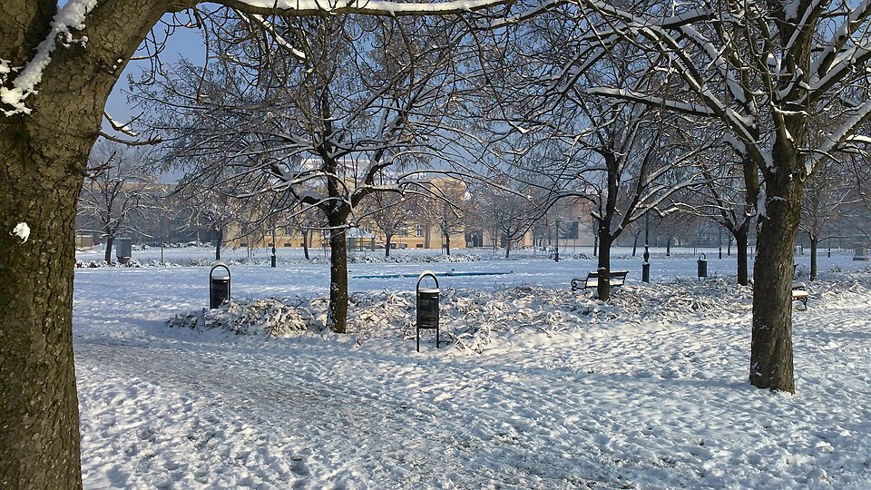 Szolnok — a Tisza és a belváros felé (panoráma)