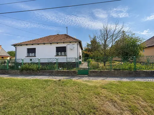 🏡 Tágas családi ház hatalmas telekkel, vidéki nyugalommal Bácsborsódon! — Bácsborsód